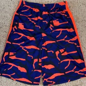 Under armor youth large orange and navy camo basketball shorts